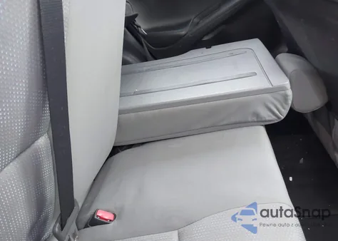 2010 Toyota Matrix S z USA, uszkodzony, nr VIN 2T1KE4EE5AC036697